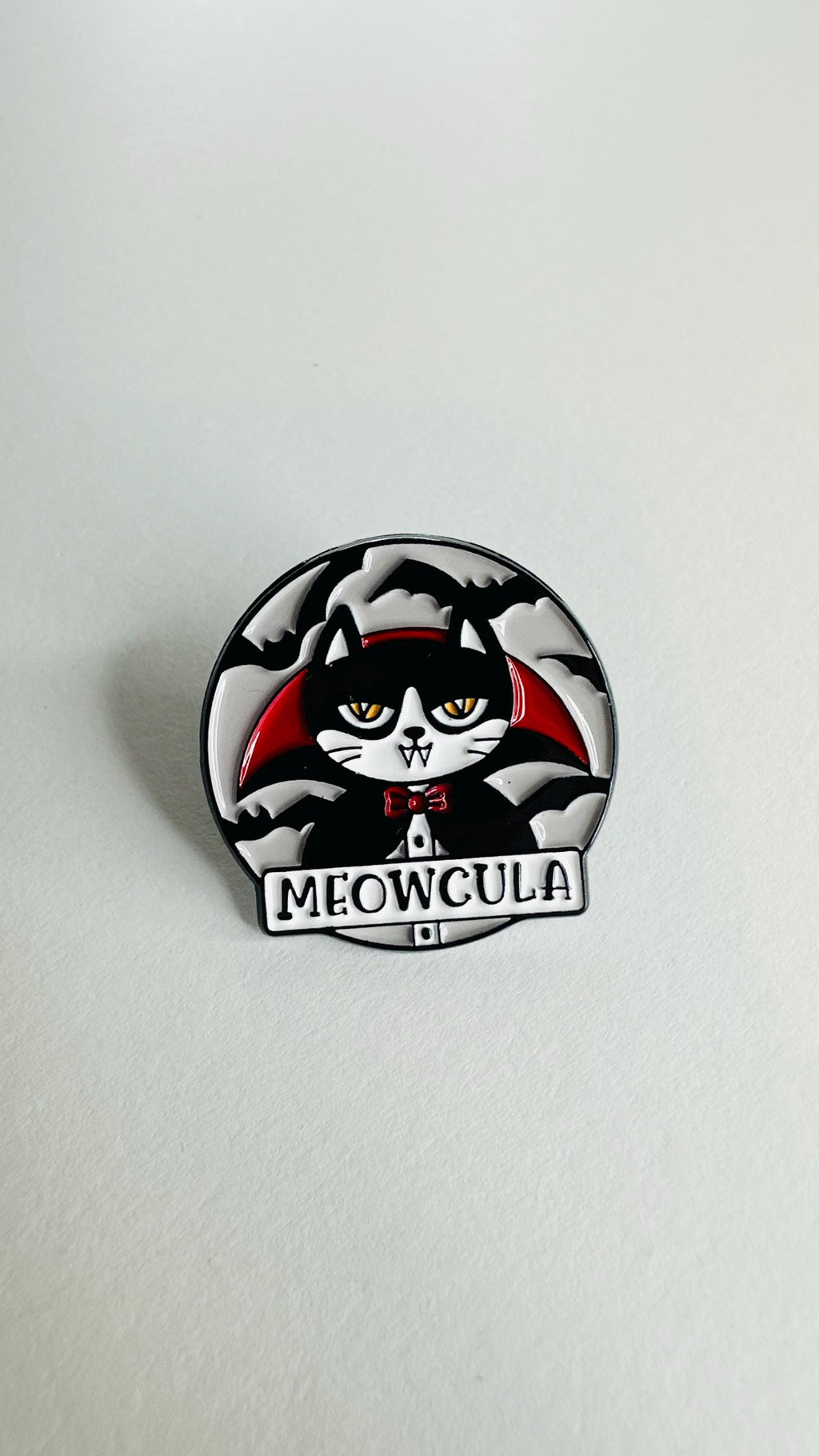 Black Big Cat Enamel Pin Mother of Cats Brooch Gothic Cat Badge Animal Lover Gift Funny Cat Lapel Pin Jewelry for Kids Friends
