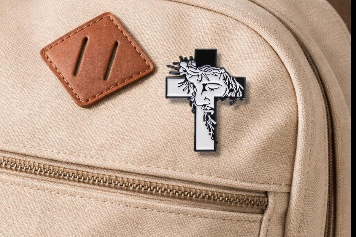 I Love Jesus Enamel Pins Custom Phrase With Heart Brooches Shirt Collar Lapel Badges Simple Jewelry Gift for Kids