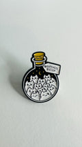Cartoon Cat Enamel Pin Magic Potion Bottle Brooch Funny Animal Badge Lapel Pin Backpack Jewelry Gift for Kids and Friends
