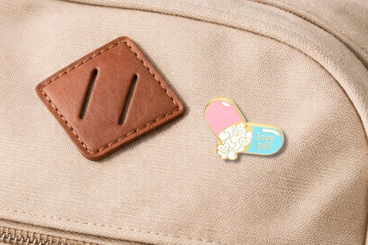 Scientific Microscopic Observation Enamel Pin Molecular Gene Medical Doctor Brooch Custom Lab Coat Badge Jewelry Gift