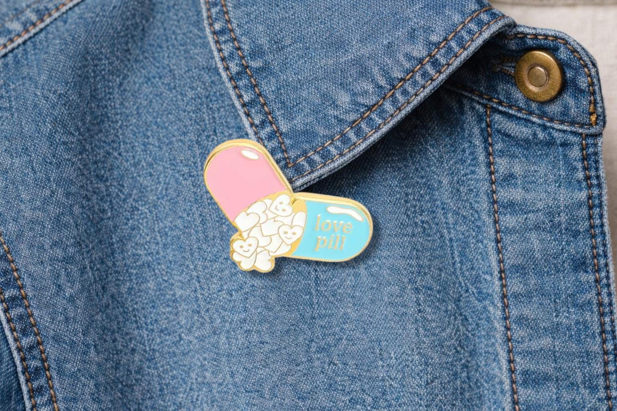 Scientific Microscopic Observation Enamel Pin Molecular Gene Medical Doctor Brooch Custom Lab Coat Badge Jewelry Gift