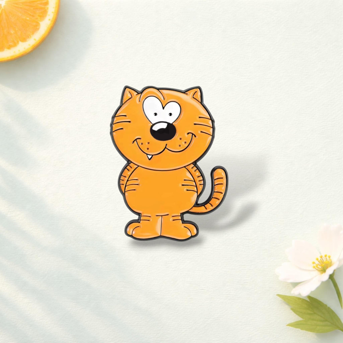 Cartoon Comedy Yellow Cat Enamel Pin Cute Cat Heart Eyes Smile Brooch Lapel Badge Jewelry Gift for Cat Lovers Friends