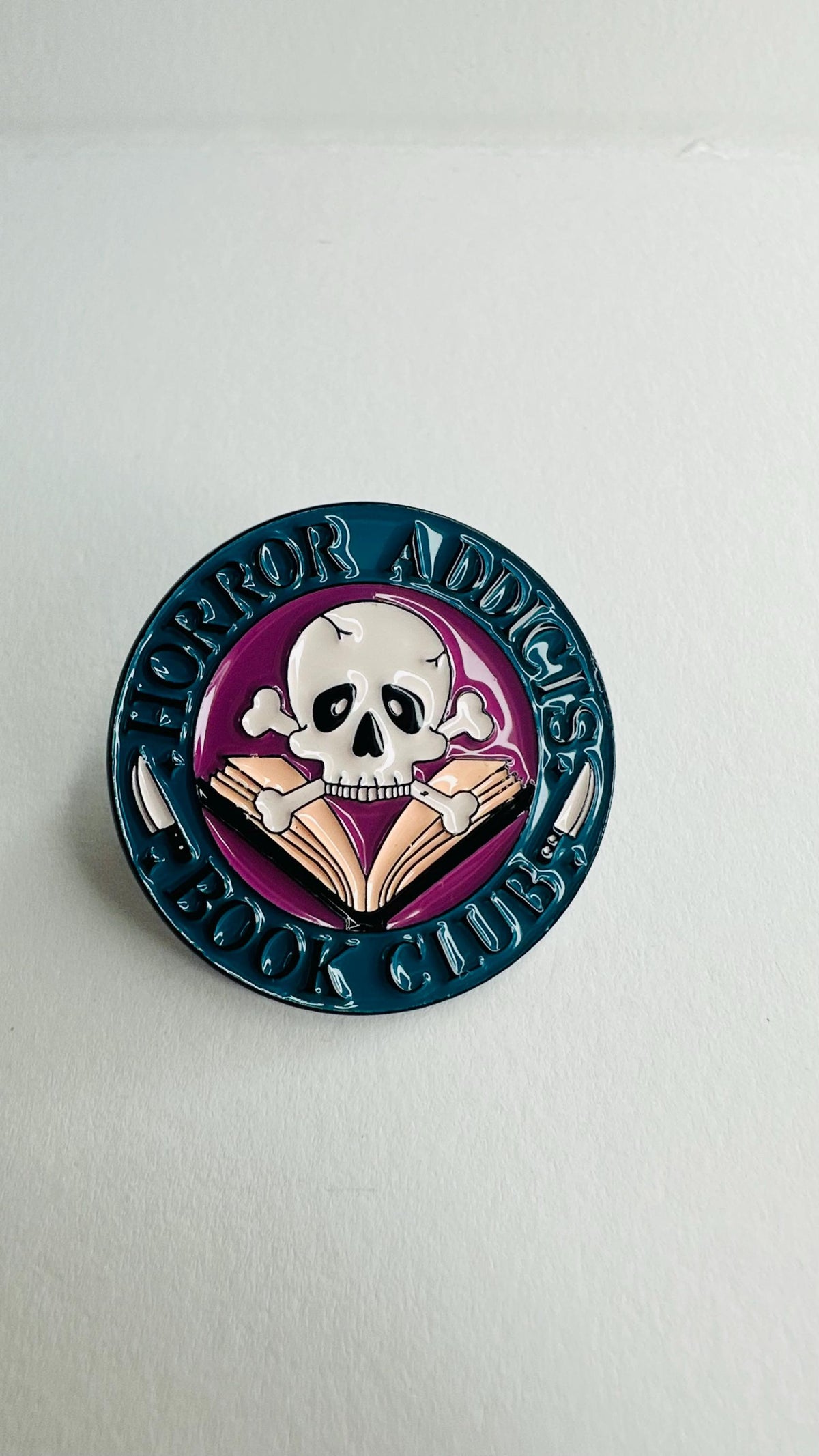 Horror Addicts Book Club Enamel Pin Skull Design Brooch Lapel Badge Gothic Jewelry Accessories Gift