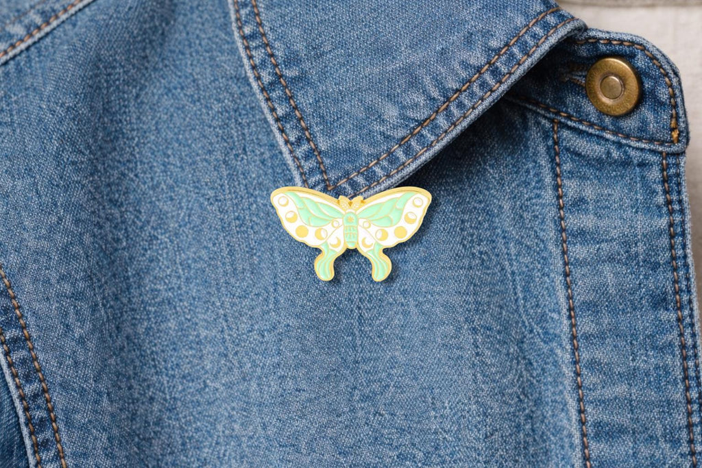 Cartoon Butterfly Metal Brooch Convallaria Rose Moon Witch Skeleton Colorful Insect Cute Butterfly Badge Punk Lapel Pin