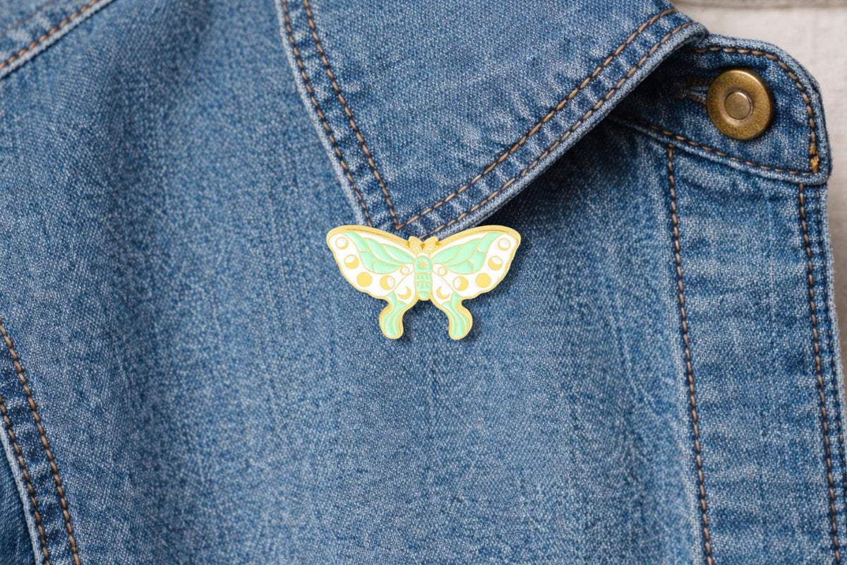 Cartoon Butterfly Metal Brooch Convallaria Rose Moon Witch Skeleton Colorful Insect Cute Butterfly Badge Punk Lapel Pin