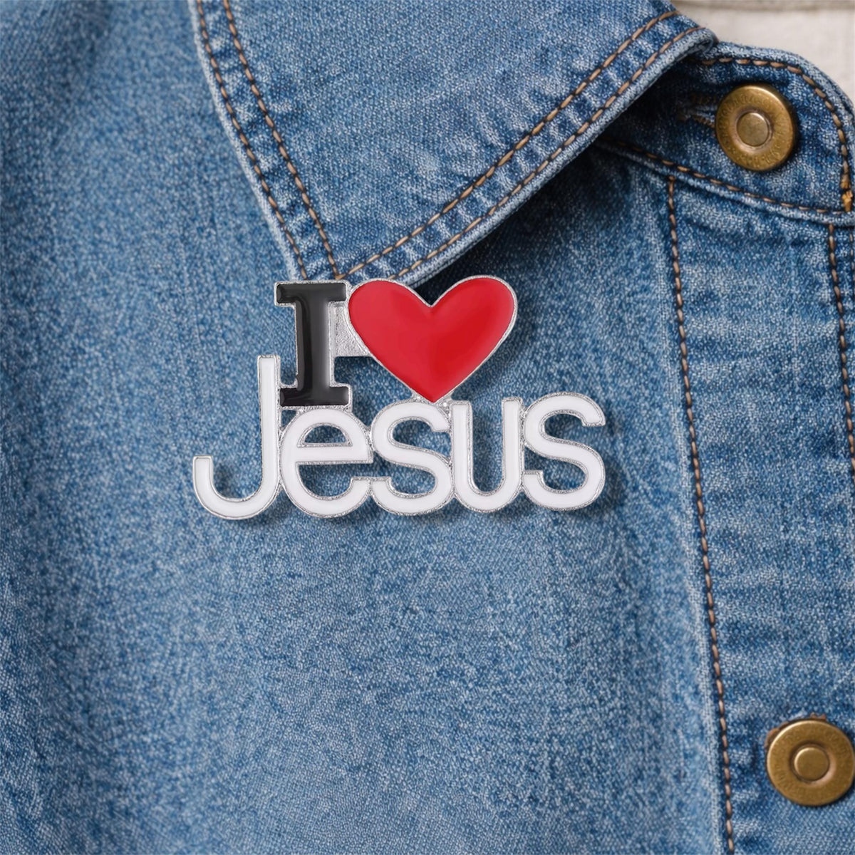 I Love Jesus Enamel Pins Custom Phrase With Heart Brooches Shirt Collar Lapel Badges Simple Jewelry Gift for Kids