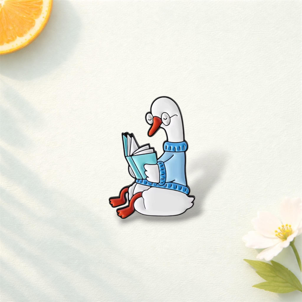 Reading Duck Enamel Pin – Cute Book Lover Duck with Glasses Brooch – Cozy Bookworm Lapel Badge – Reader Backpack & Bookstore Gift