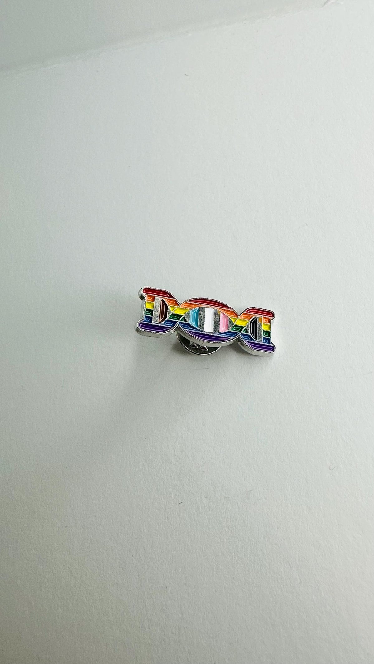 LGBT Rainbow DNA Enamel Pin Pride Science Badge Gay Bisexual Brooch LGBTQ Gift Metal Lapel Pin Backpack Shirt Collar Jewelry