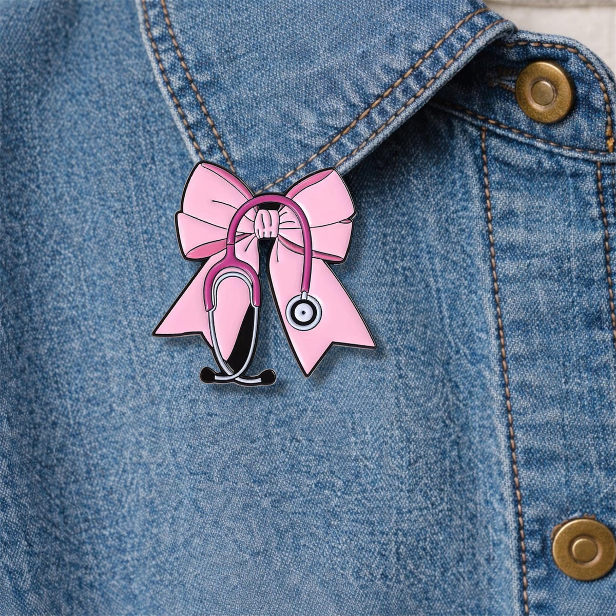 Pink Bow Stethoscope Enamel Pin – Cute Medical Nurse Doctor Brooch – Aesthetic Healthcare Lapel Badge – Nurse Gift Jewelry Accessories