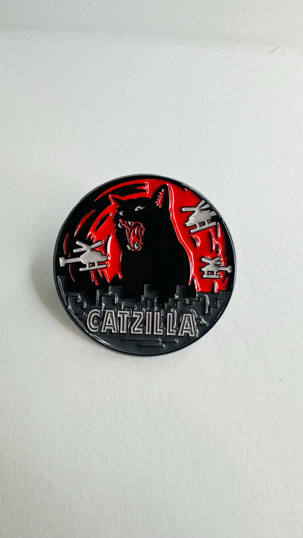 Black Big Cat Enamel Pin Mother of Cats Brooch Gothic Cat Badge Animal Lover Gift Funny Cat Lapel Pin Jewelry for Kids Friends