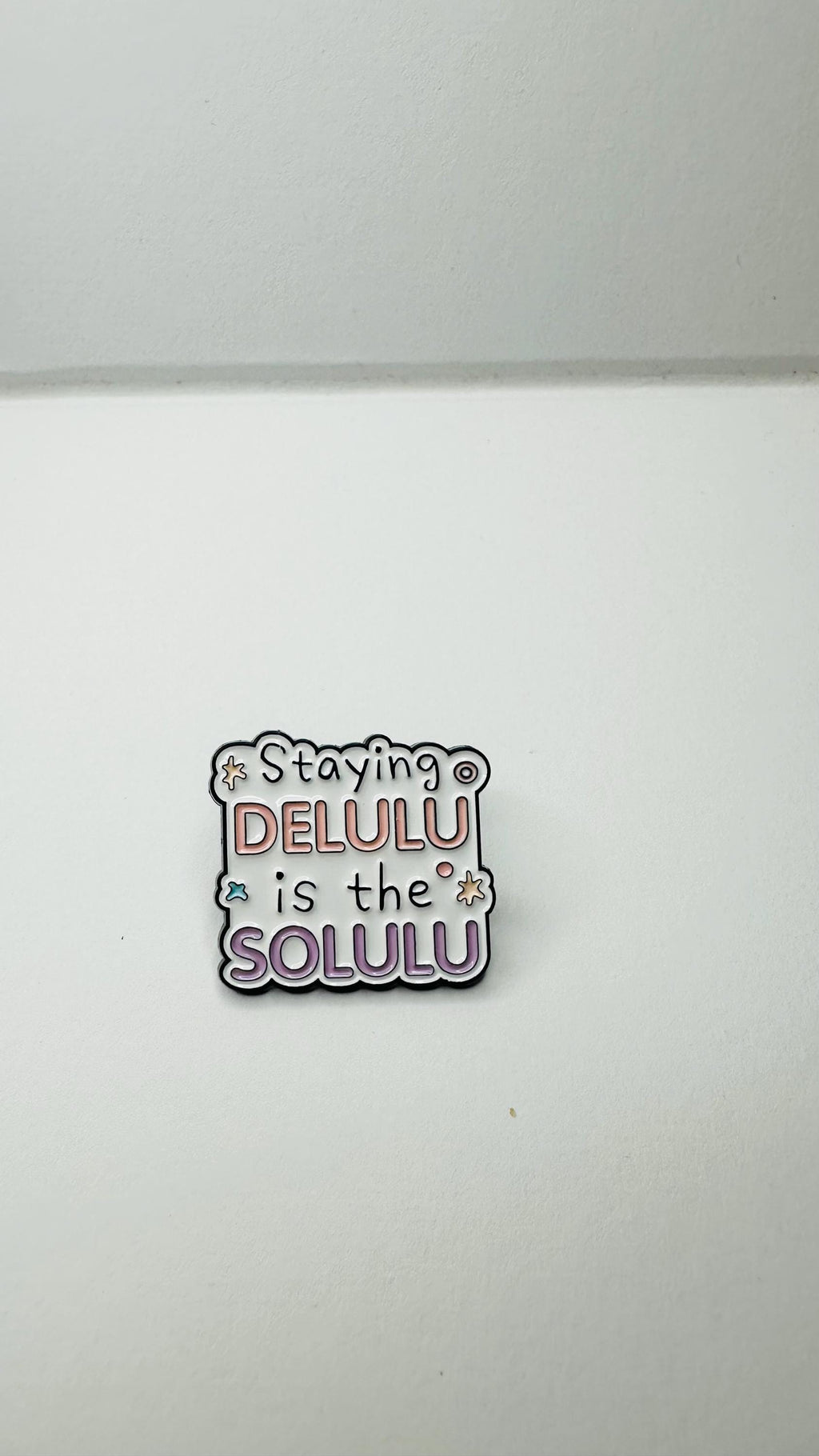 May Your Delulu Come Trululu Enamel Pin Funny Quote Brooch Delulu Era Lapel Badge Jewelry Gift for Friends