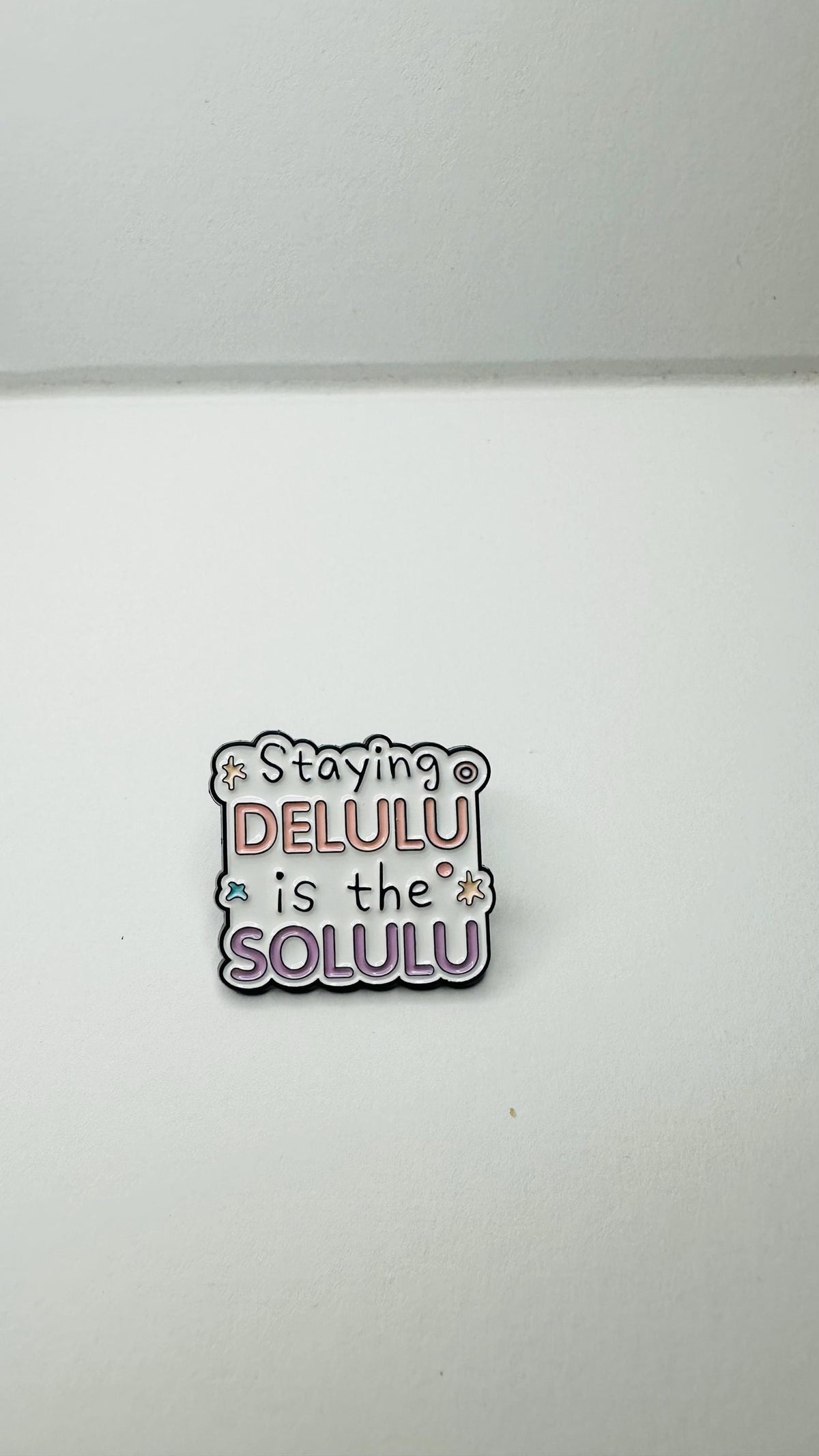 May Your Delulu Come Trululu Enamel Pin Funny Quote Brooch Delulu Era Lapel Badge Jewelry Gift for Friends