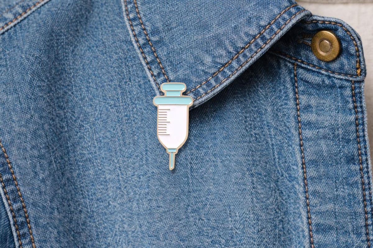 Scientific Microscopic Observation Enamel Pin Molecular Gene Medical Doctor Brooch Custom Lab Coat Badge Jewelry Gift