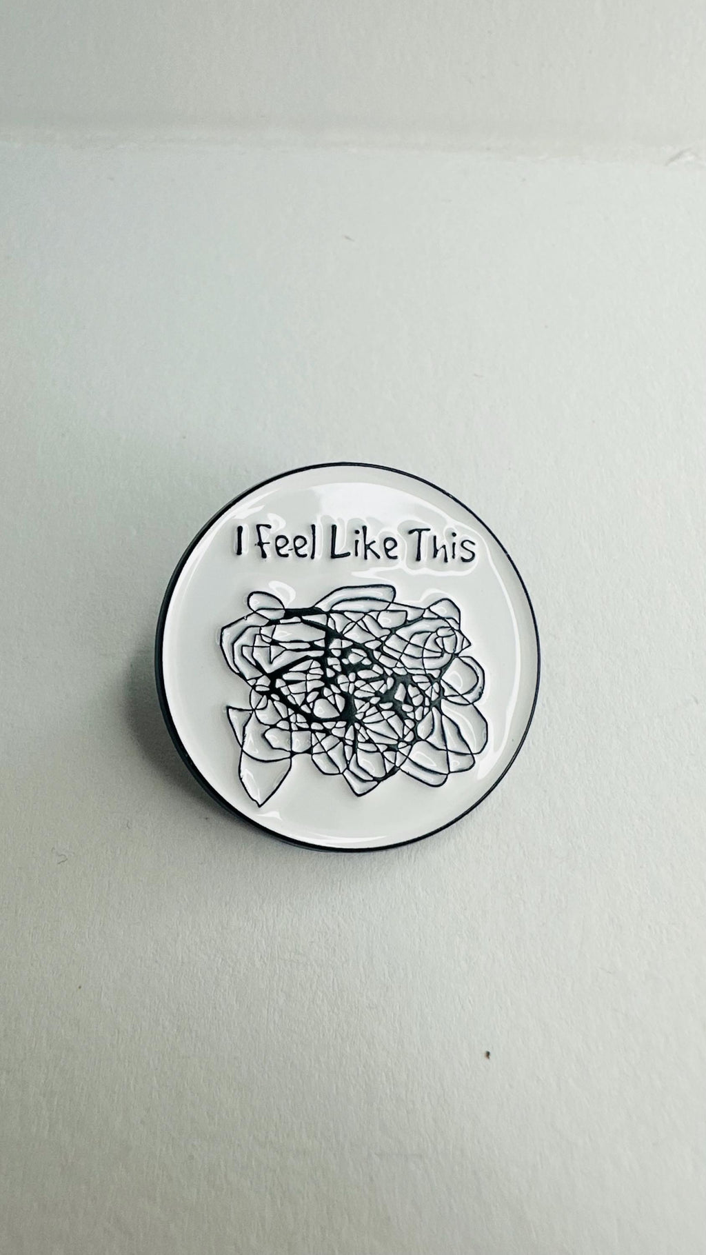 Confusing Thoughts Enamel Pin Funny Mental Health Quote Brooch Mind Awareness Badge Lapel Pin Gift for Friends Backpack