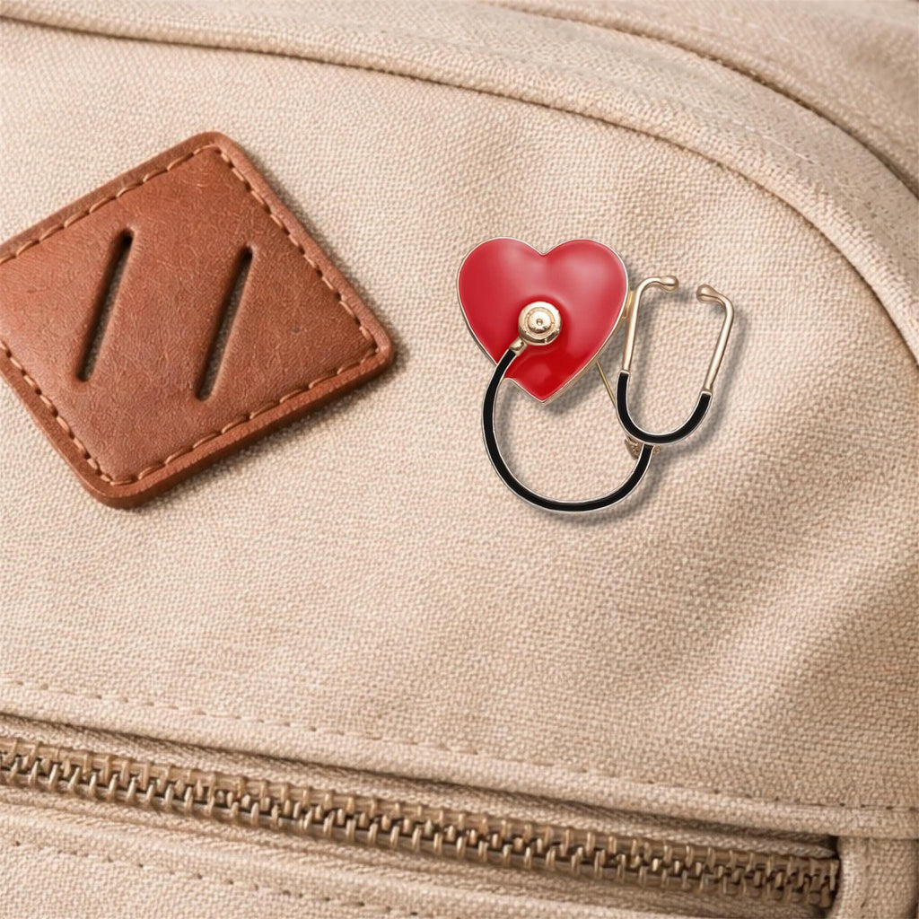 Stethoscope Enamel Pin – Doctor Nurse Medical Brooch – Cartoon Healthcare Lapel Badge – Graduation Gift for Medical Students & Nurses