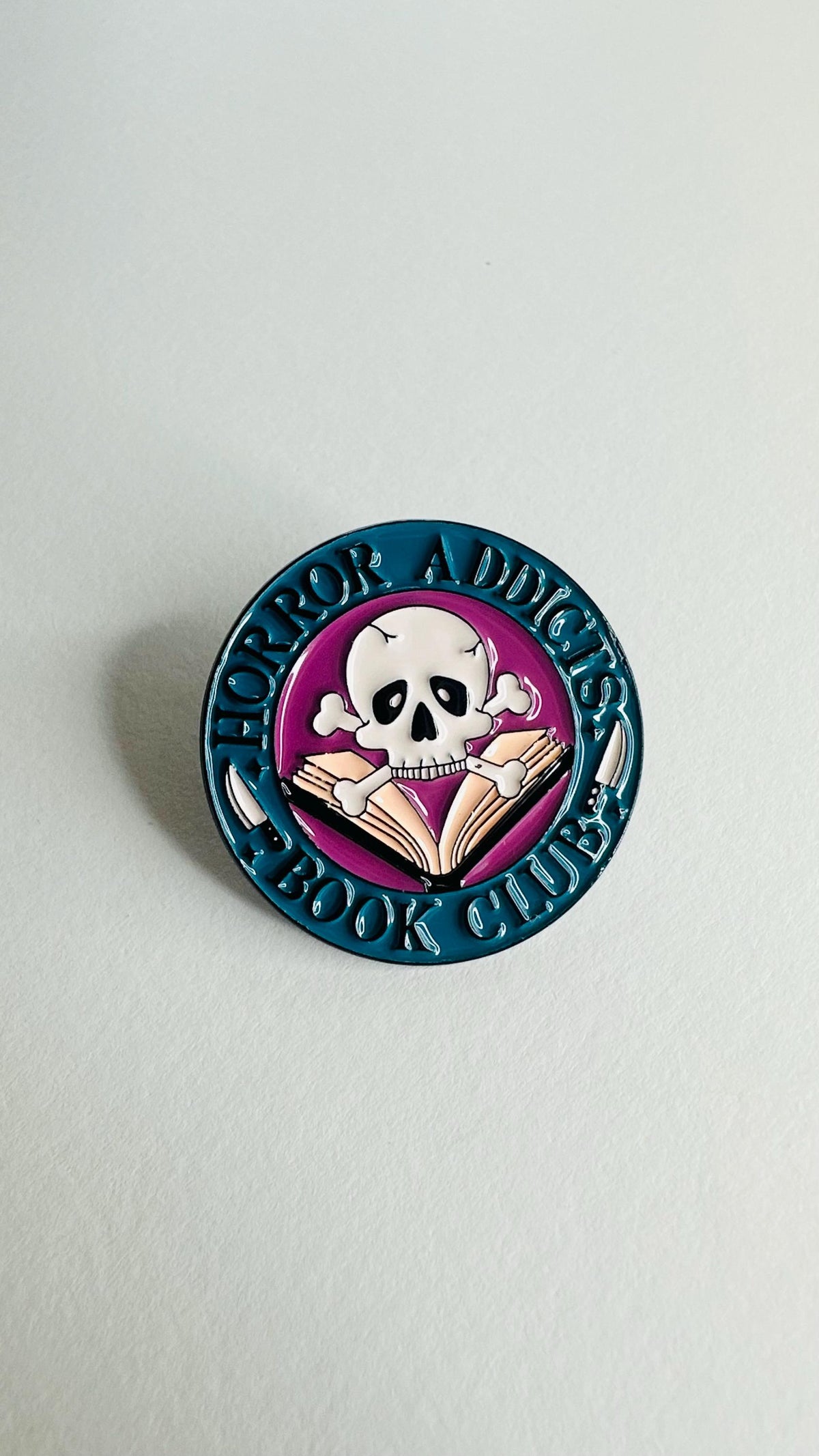 Horror Addicts Book Club Enamel Pin Skull Design Brooch Lapel Badge Gothic Jewelry Accessories Gift