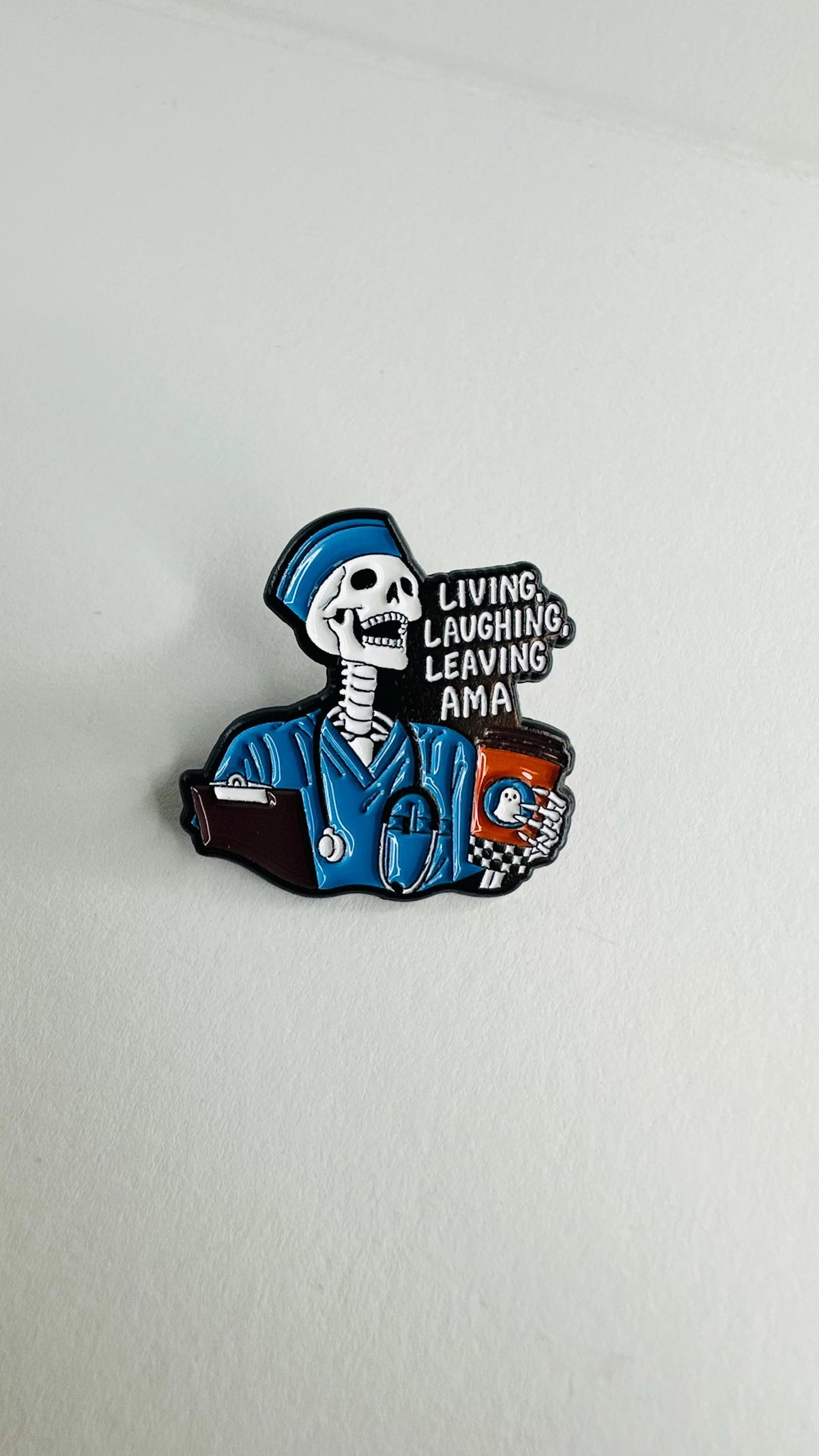 Skeleton Doctor Enamel Pin Funny Skull Medical Brooch Nurse Doctor Humor Badge Healthcare Gift Lapel Jewelry Accessories