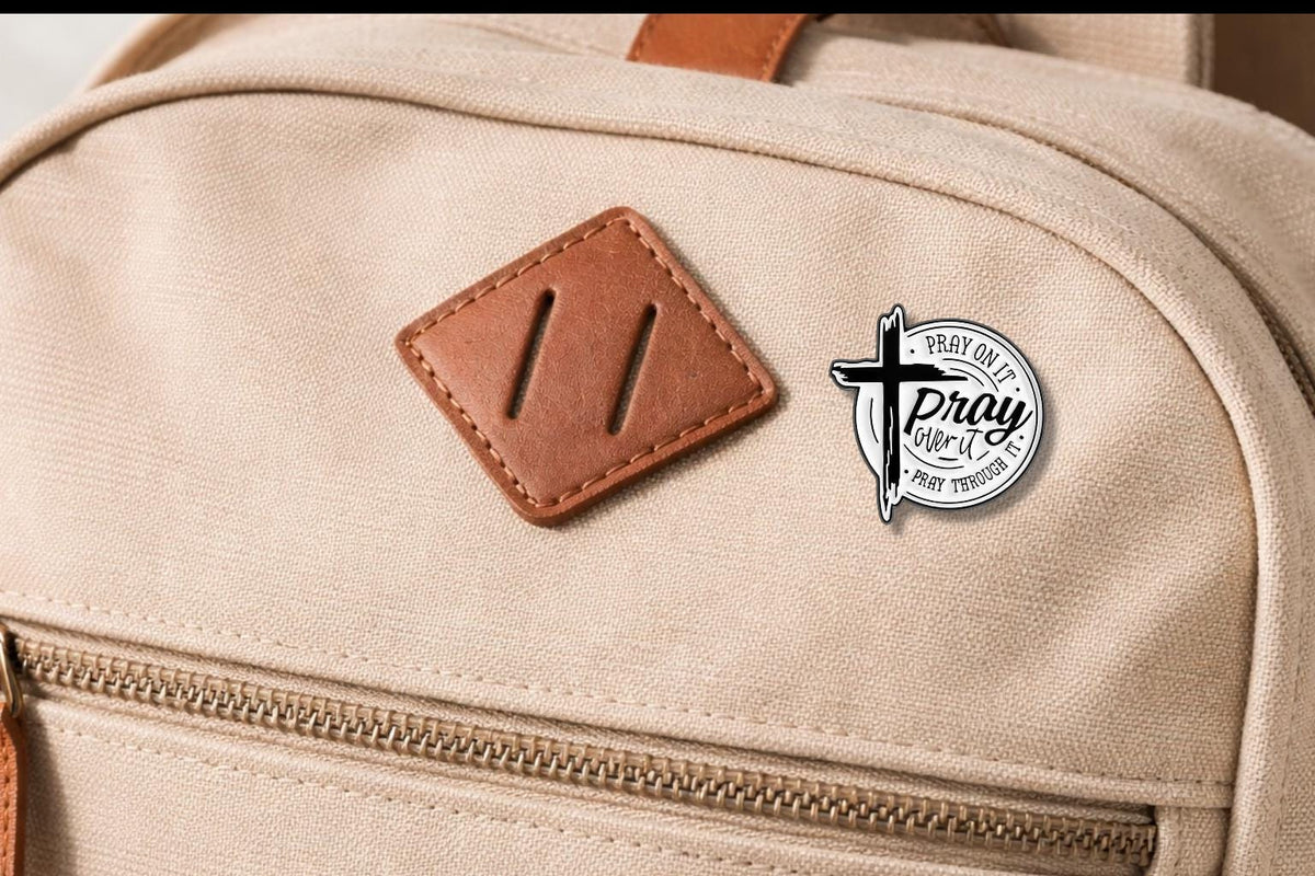 Jesus Cross Enamel Pin – “Do Not Worry God Is With You” Religious Faith Brooch – Christian Inspirational Lapel Badge –Spiritual Gift Jewelry