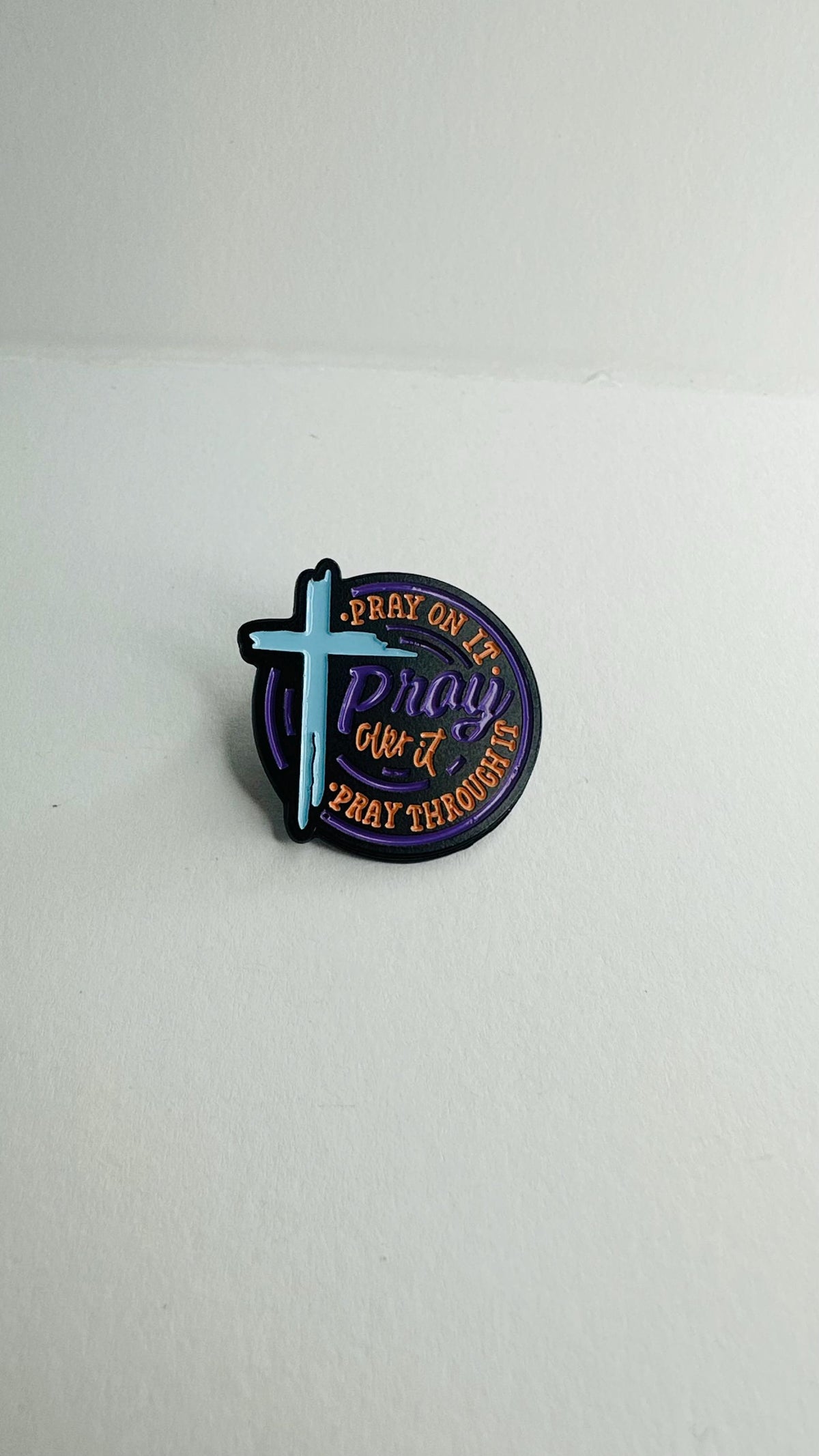 Faith Based Enamel Pin Pray Always Christian Quote Religious Brooch Inspirational Jewelry Gift for Believers Friends
