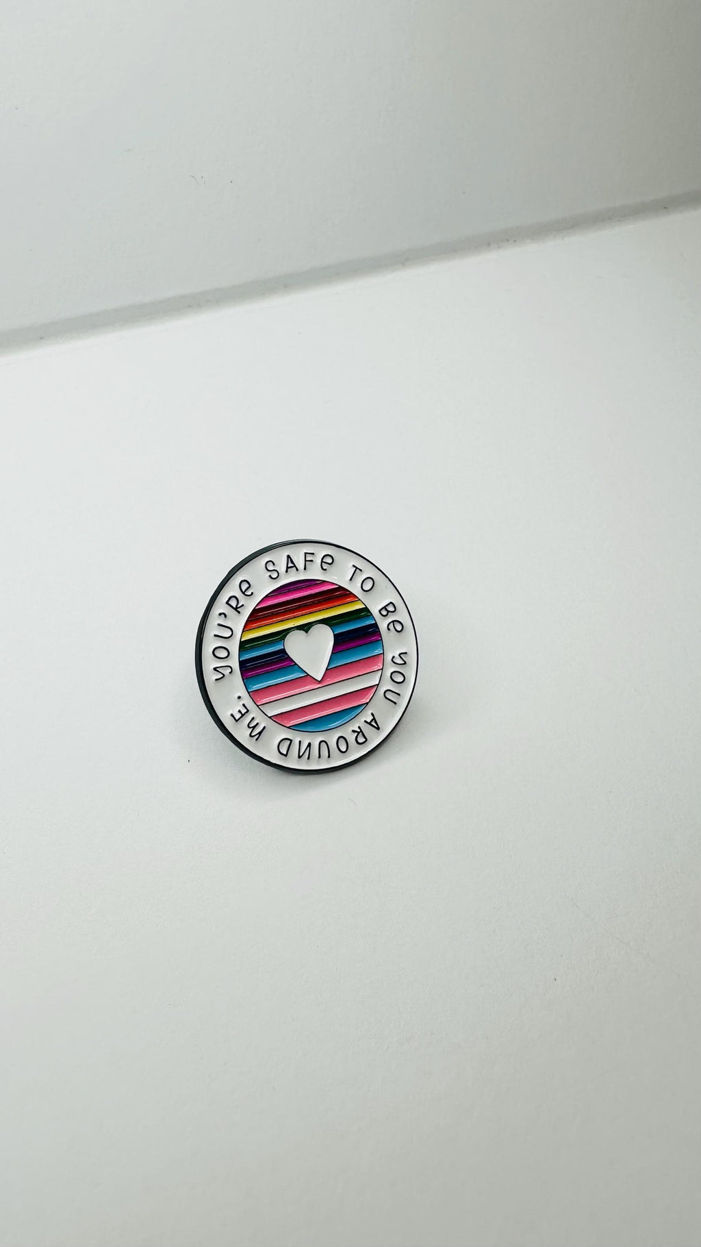 You Are Safe to Be You Around Me Enamel Brooch Colorful Striped Lapel Pin Short Sentence Backpack Badge Clothing Accessories