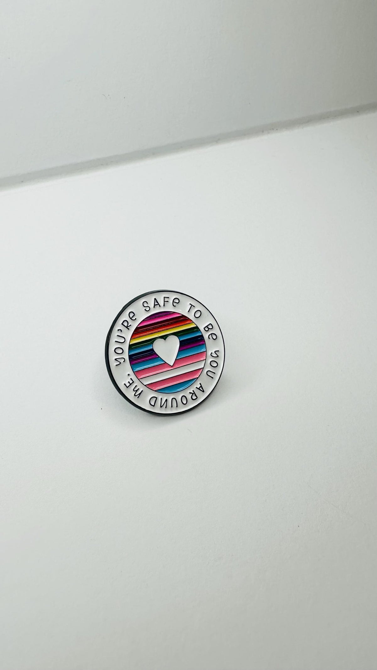 You Are Safe to Be You Around Me Enamel Brooch Colorful Striped Lapel Pin Short Sentence Backpack Badge Clothing Accessories