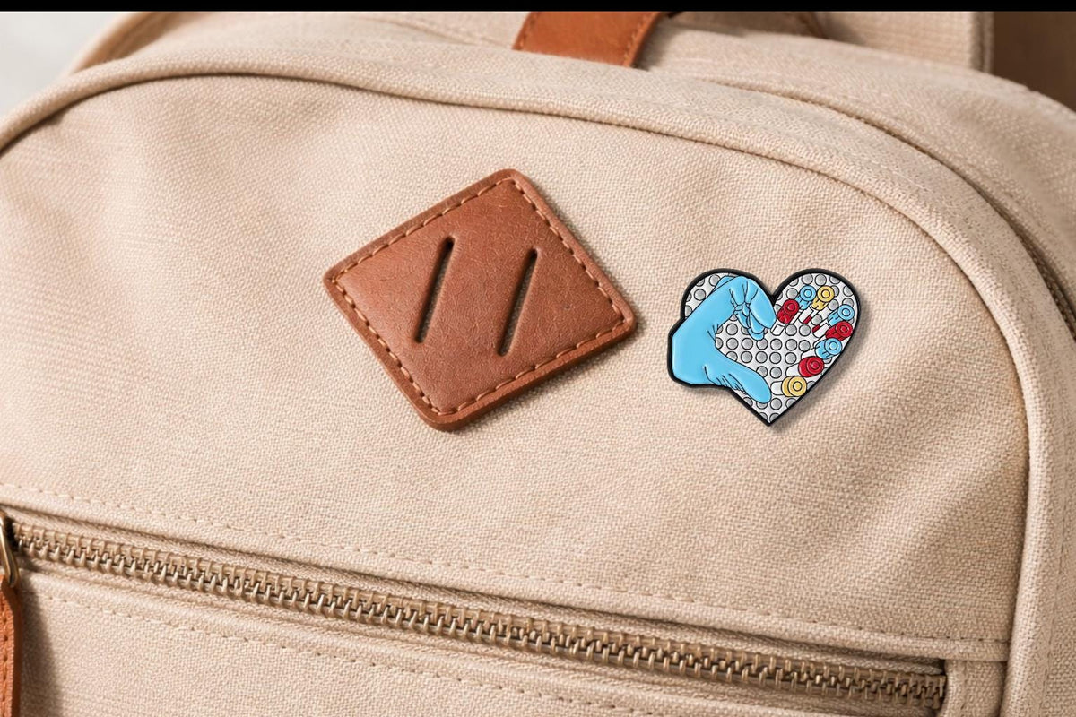 Lab Coat Enamel Pin – Scientific Romance Aesthetic Brooch – Cute Scientist Lapel Badge – Medical Chemistry Gift Jewelry for Students Doctors