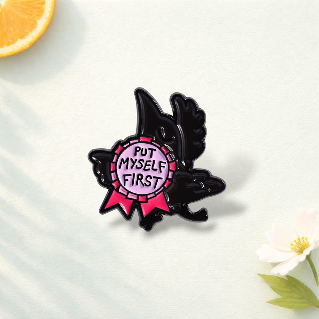 Black Raven Enamel Pin Cute Bird Brooch Gothic Crow Badge Animal Lover Gift Lapel Pin Backpack Jewelry Accessory for Friends