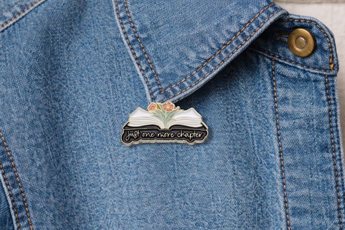 Graduation Enamel Pins Metal Brooch I Love Reading Book Custom Lapel Clothes Friends Backpack Badges Cartoon Accessories