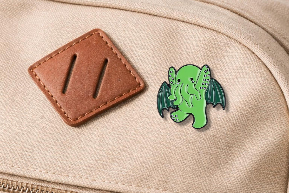 Cthulhu Mythology Enamel Pin – Lovecraft Tentacles & Bat Wings Brooch – Dark Fantasy Horror Lapel Badge – Gothic Mythical Jewelry Gift