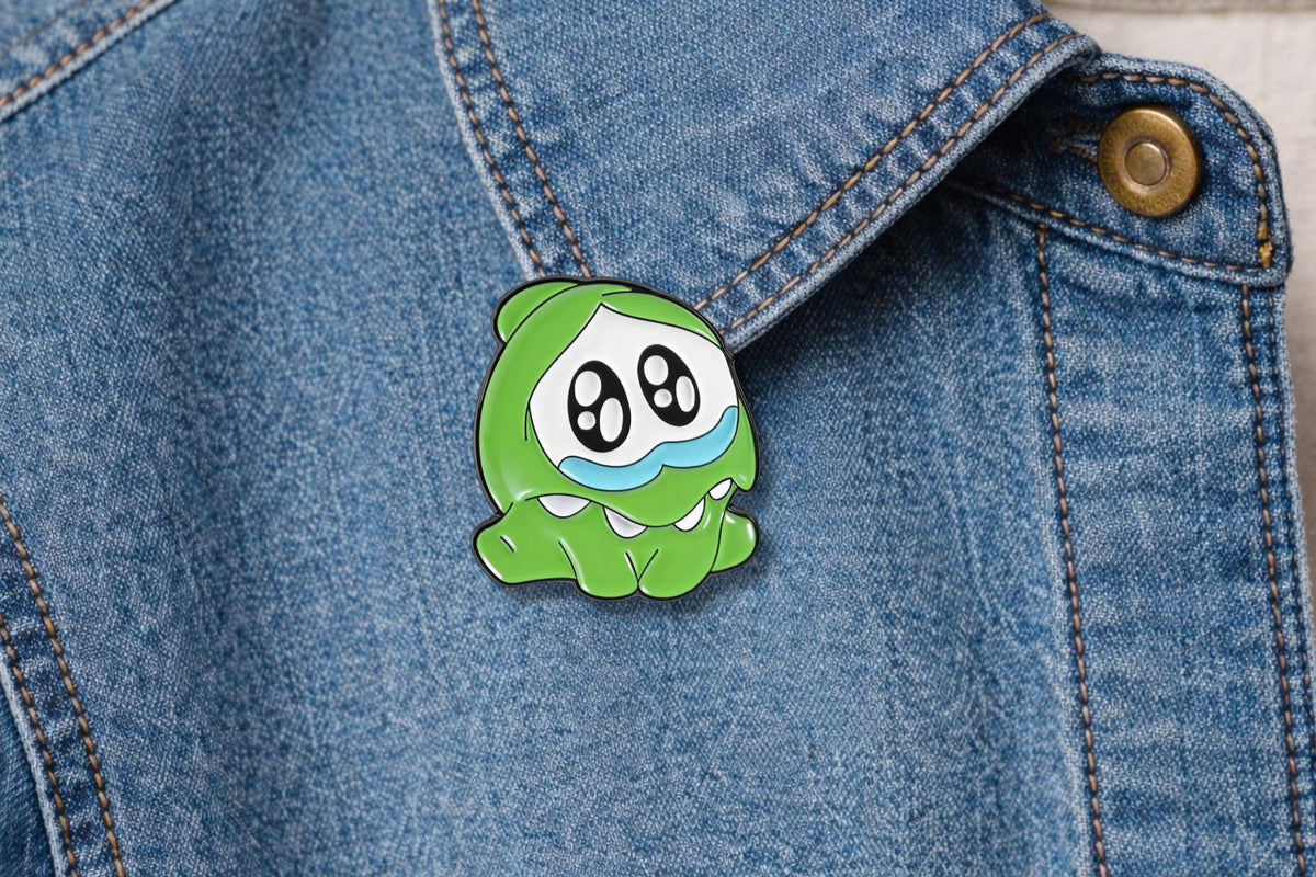 Cute Green Monster Enamel Pin – Funny Crying Sunglasses Cartoon Brooch – Kawaii Sad Face Lapel Badge – Quirky Monster Jewelry Gift