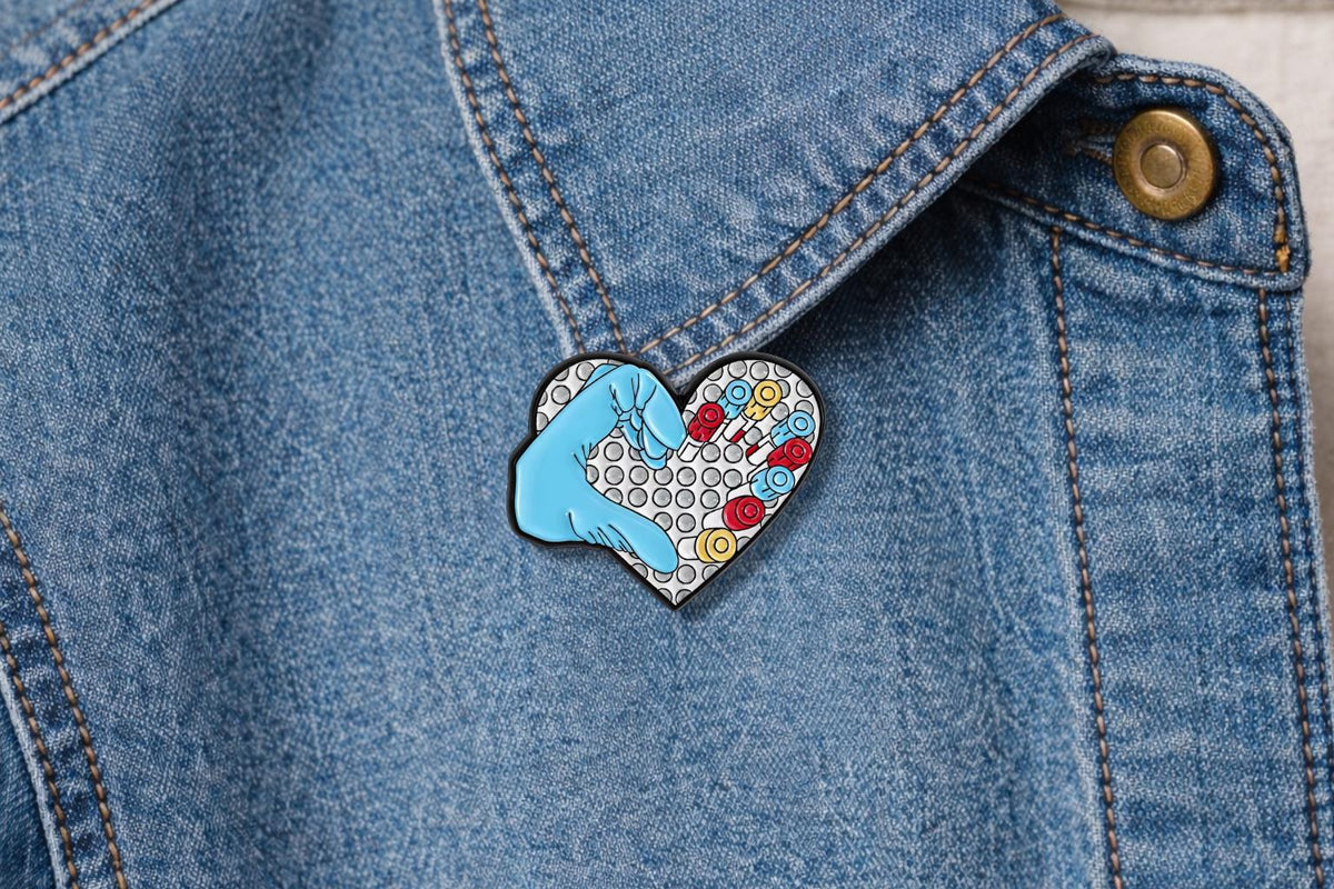 Lab Aesthetic Enamel Pin – Scientific Romance Test Tube & Flower Brooch – Cute Chemistry Lab Coat Lapel Badge – STEM Jewelry Gift