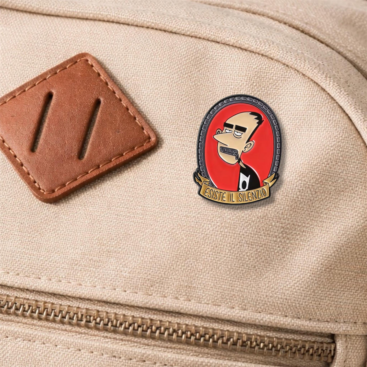 Vintage Fox Head Enamel Pin – Retro Fox Face Brooch – Italian Style Animal Lapel Badge – Cute Woodland Jewelry Gift for Fox Lovers