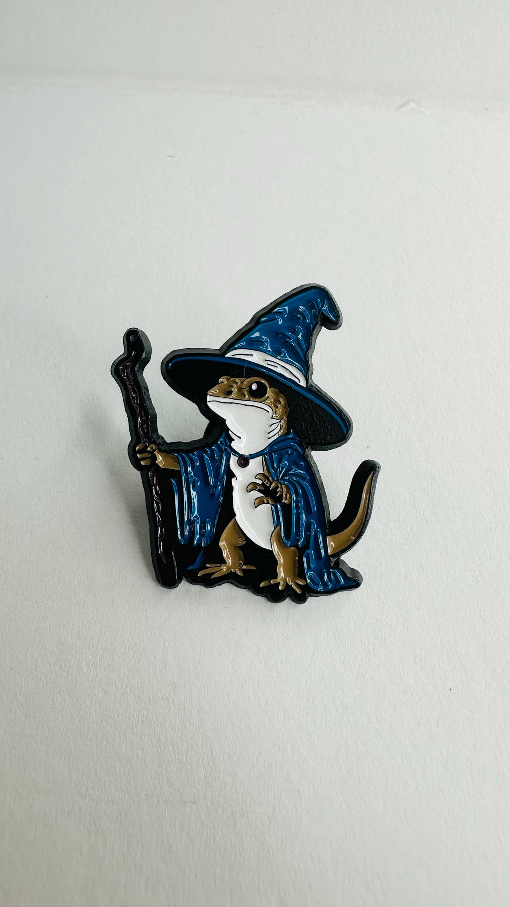 Lizard Wizard Enamel Pin Cute Reptile Magic Wand Brooch Animal Lapel Badge Jewelry Gift for Friends and Fantasy Lovers