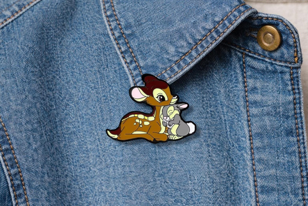 Cartoon Lion King Enamel Pin Daisy Brooch Zinc Alloy Black Nickel Plated Animated Style Badge Jewelry Gift Accessories