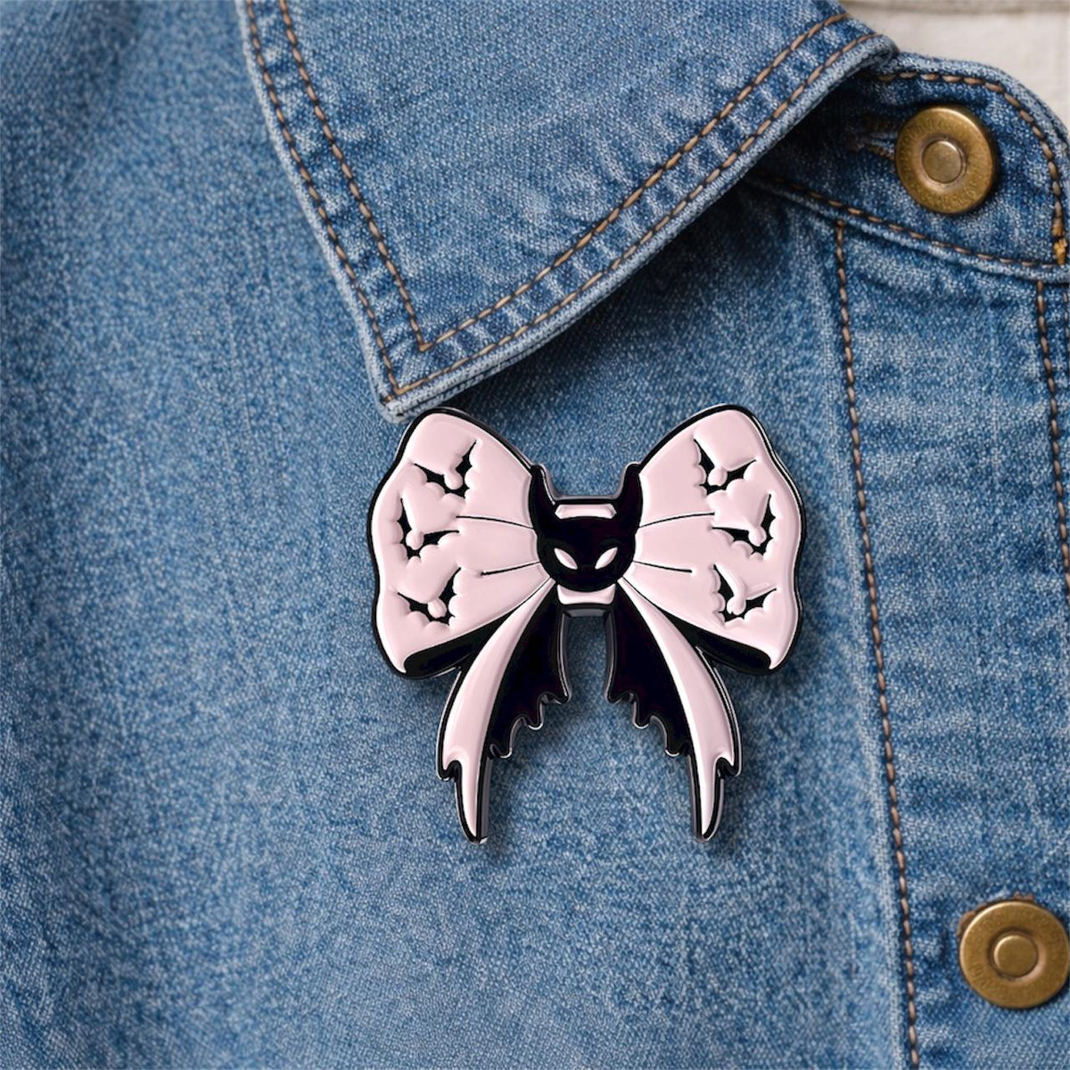 Punk Skull Bat Bowknot Enamel Pins Terrifying Skeleton Spider Brooch Lapel Badge Halloween Jewelry Gift