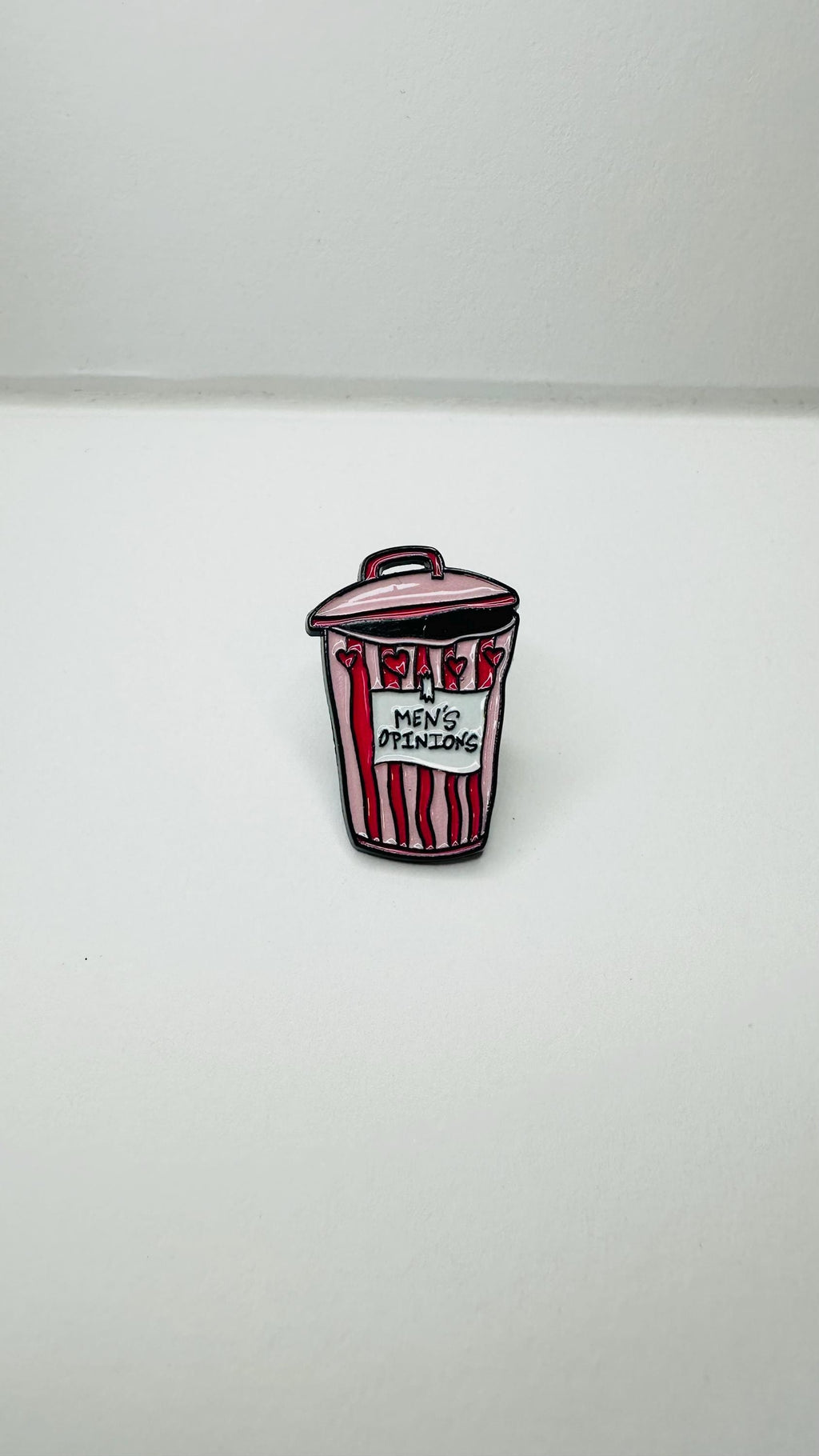 Cute Toilet Trash Can Shape Enamel Pin Cartoon Creative Decoration Brooch Lapel Badge Jewelry Gift for Friends