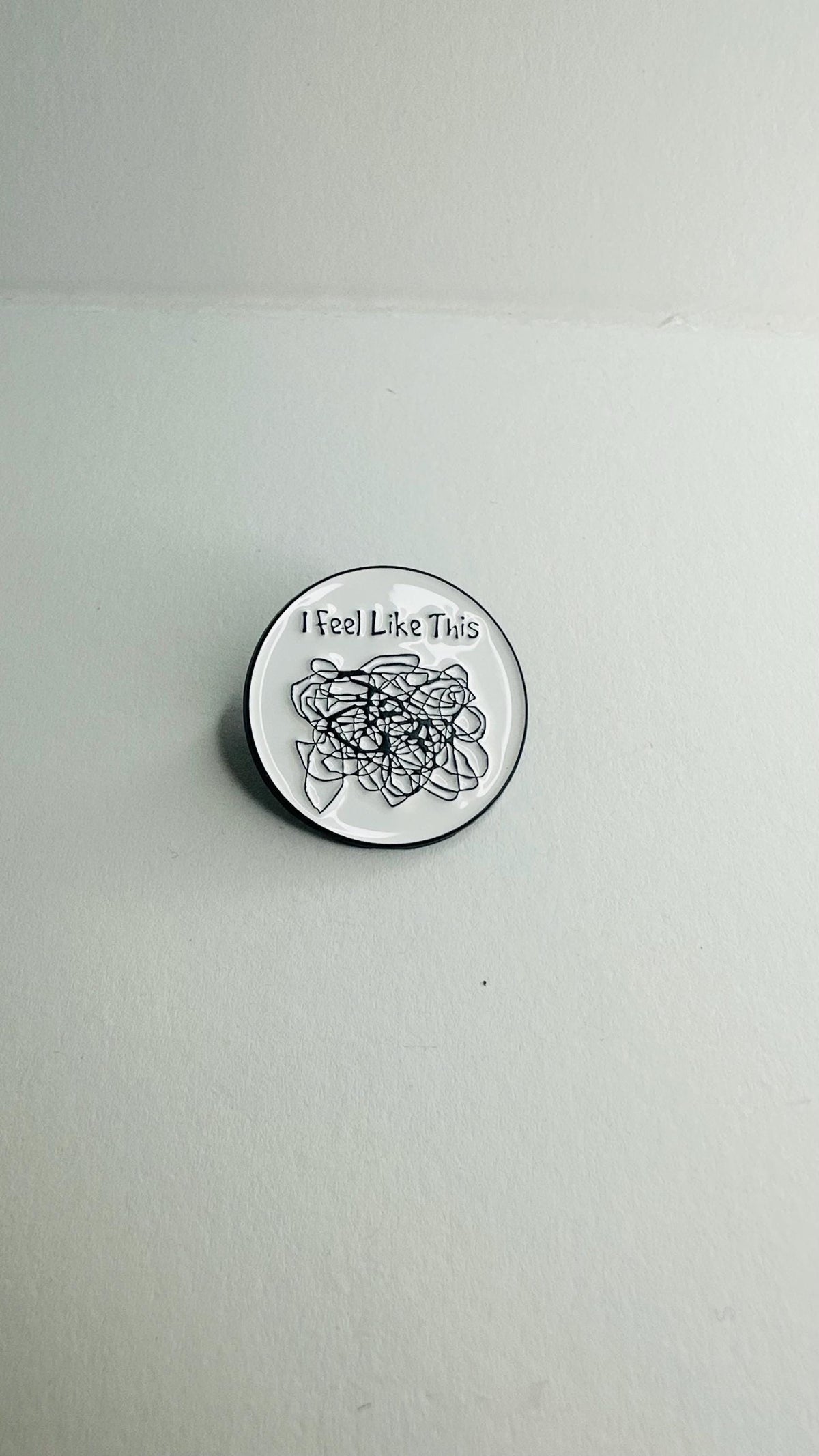 Confusing Thoughts Enamel Pin Funny Mental Health Quote Brooch Mind Awareness Badge Lapel Pin Gift for Friends Backpack