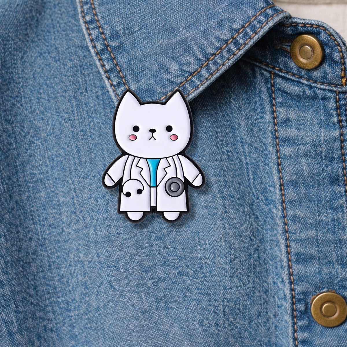 Medical Cat Enamel Pin – Cute Kitten in Doctor Coat Brooch – Funny Nurse Doctor Cat Lapel Badge – Veterinary & Healthcare Gift Jewelry