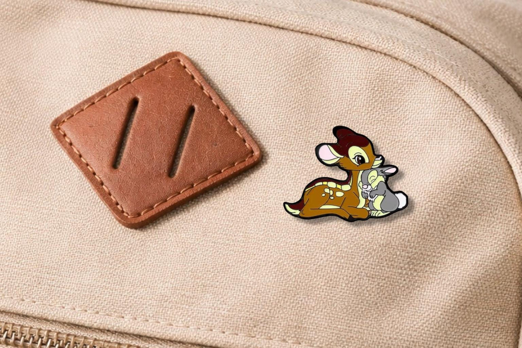 Cartoon Lion King Enamel Pin Daisy Brooch Zinc Alloy Black Nickel Plated Animated Style Badge Jewelry Gift Accessories